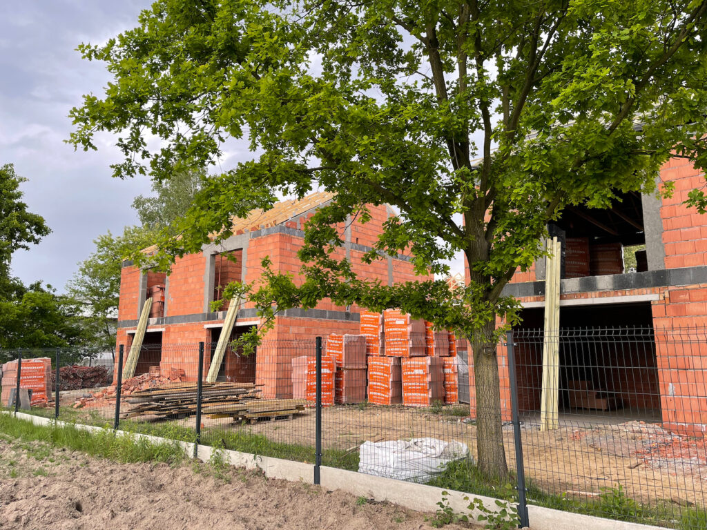 Budowa osiedla w Stefanowie budynki w budowie