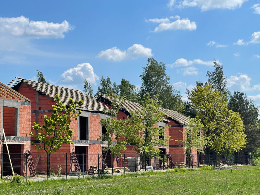 Budowa osiedla w Stefanowie budynki w budowie